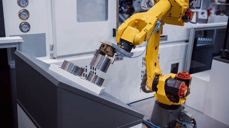16769661981125716